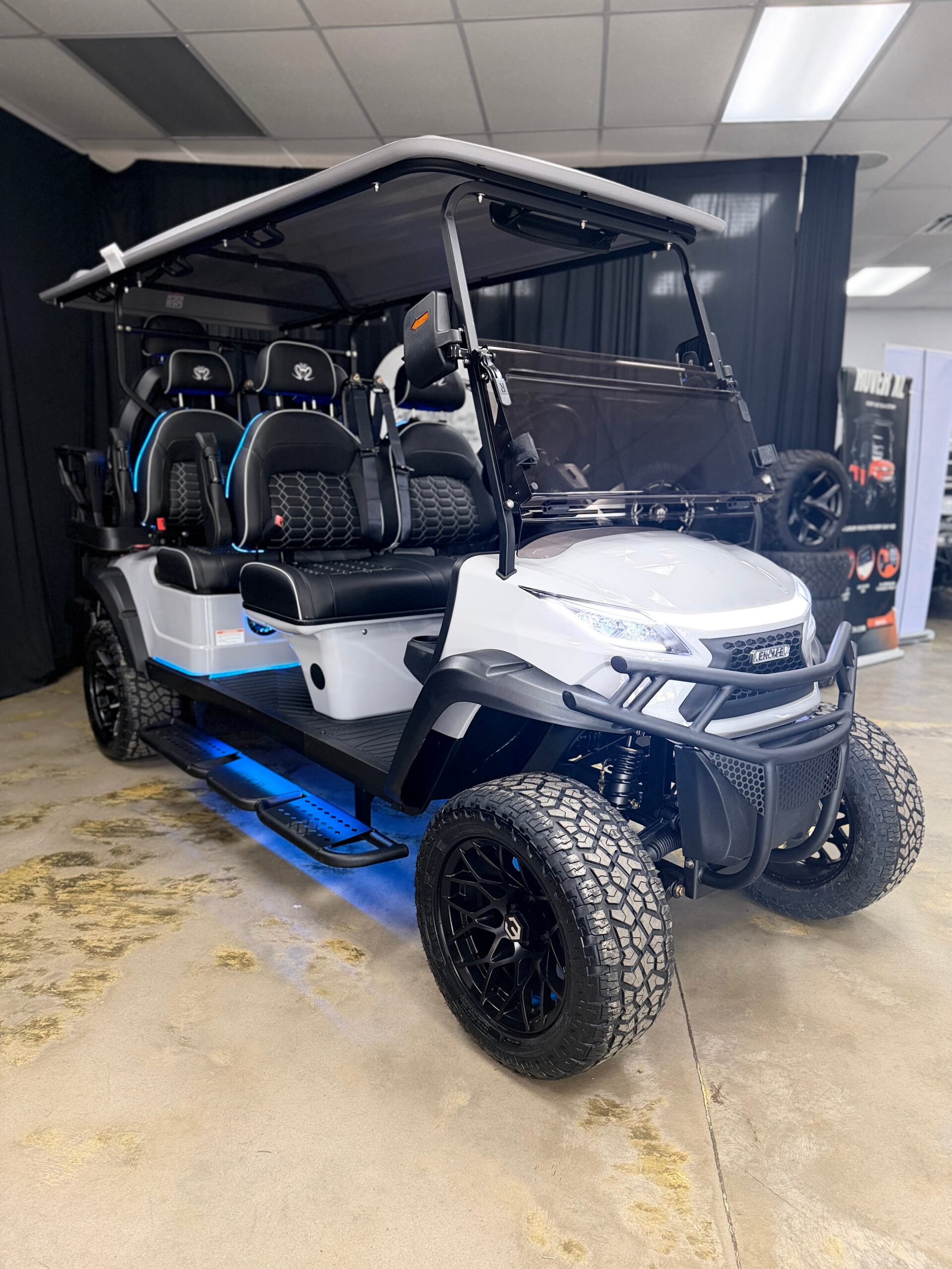 
								2026 Venom Strike 6 Seater White full									