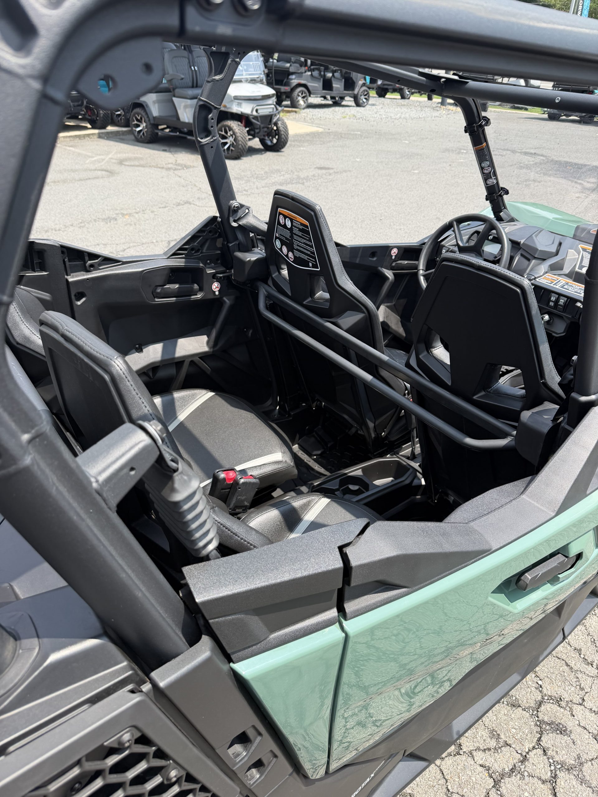 
								2026 Can-Am Commander full									
